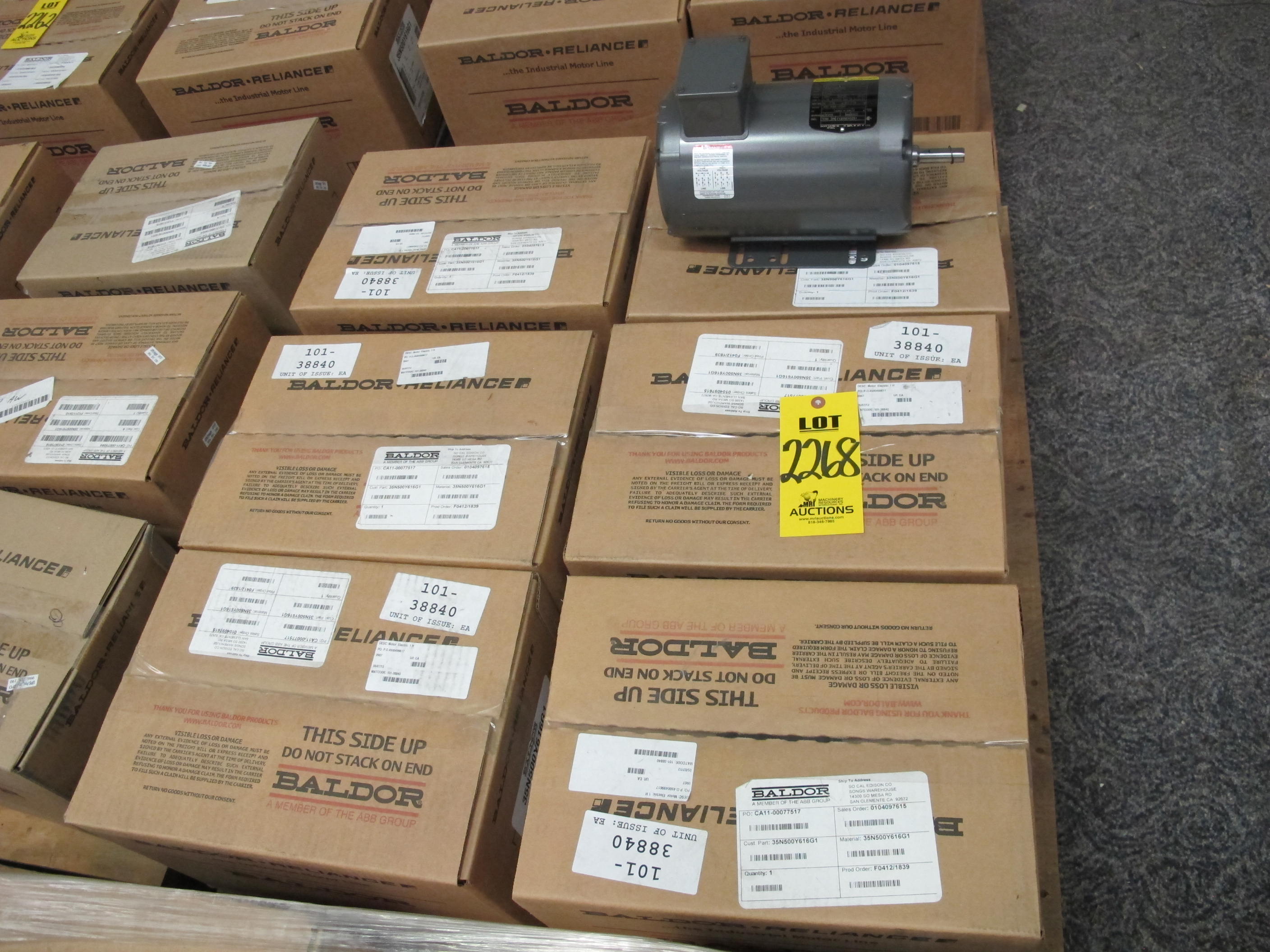 LOT (6) MOTORS, ELECTRIC TYPE, 1 HORSEPOWER, 230/460VAC ELEC RATING, 1140 RPM, 56 FRAME, TENV ENCLOSURE. MOTOR TERMINAL BOX LOCATED AT TOP, PART # 35N500Y616G1 (W-44) LOADING & HANDLING FEE $15-